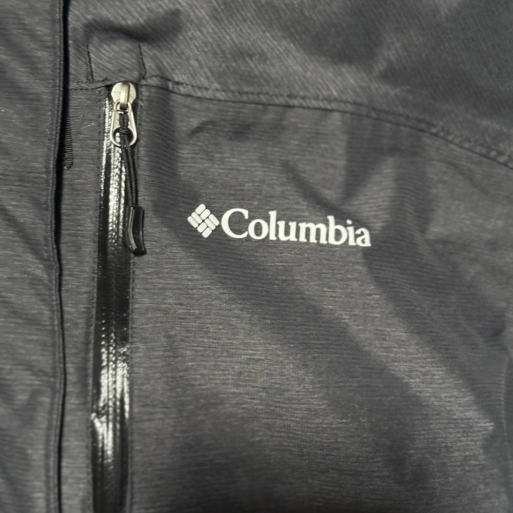 Columbia Woman’s Parka - Picture 2 of 8
